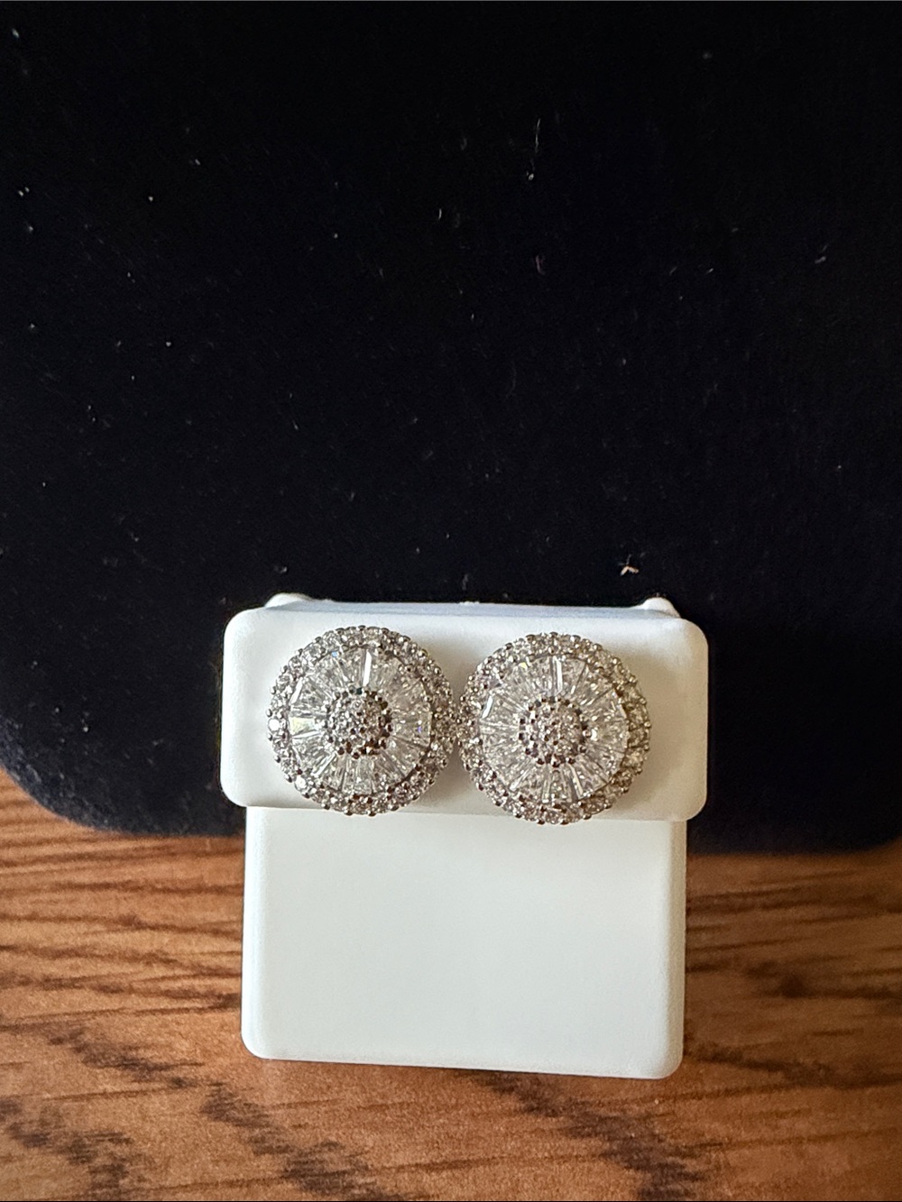 925 Sterling Silver moissanite 1.87 ctw VVS Round Stud Earrings - Silver Tone